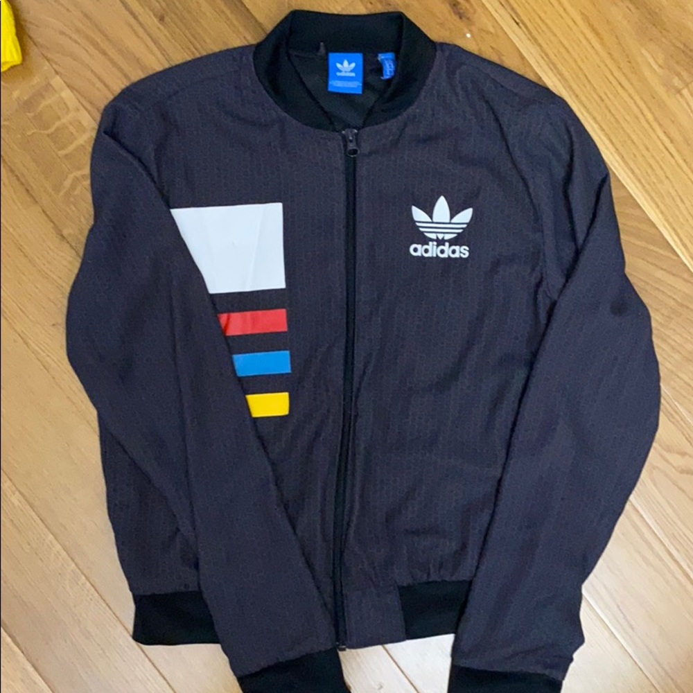 Adidas light windbreaker jacket